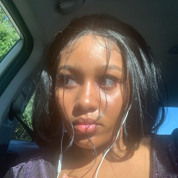 Meet your Posher, Tiara - Picture 1 of 1